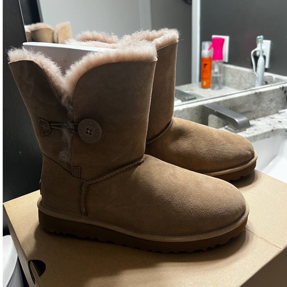 Bailey Button Ii Chestnut Uggs - image 4